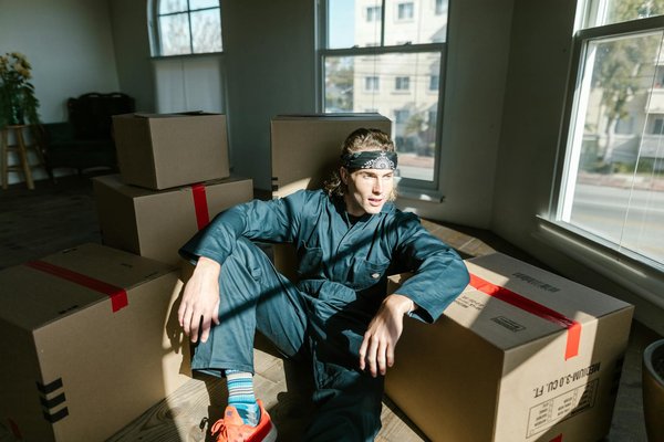 Guide ultime pour choisir un isolant plafond garage à coller