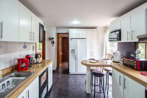 Découvrez des bougies artisanales sur mesure pour un éclat inégalé